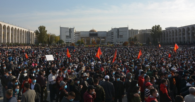 Kırgızistan’da protestocular seçim sonuçlarının iptalini istedi