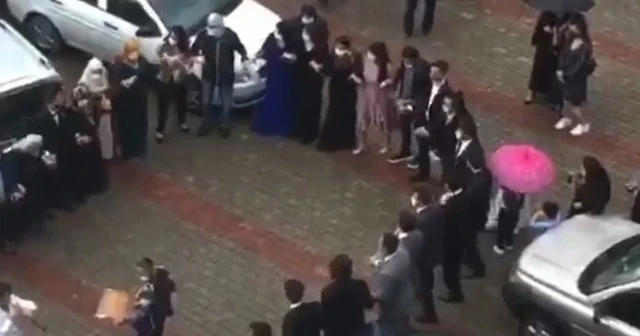 Korona halayına ceza