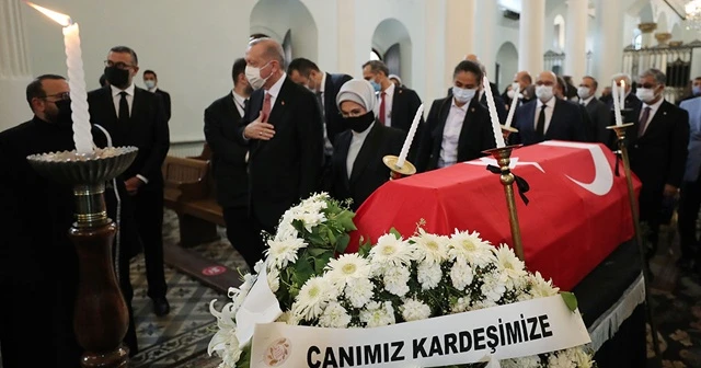 Markar Esayan son yolculuğuna uğurlandı