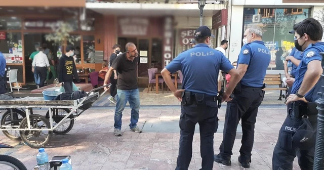 Önce kolunu kesti, sonra jileti boğazına dayadı