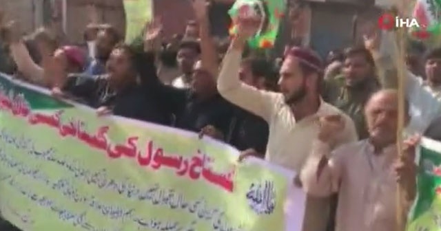 Pakistan’da Fransa protestosu