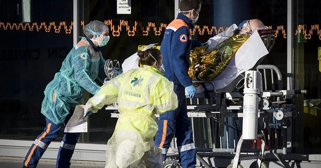 Paris'te yoğun bakıma alınan her 3 kişiden biri Kovid-19 hastası