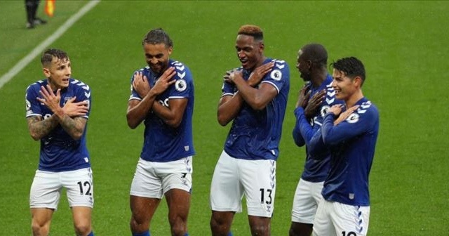 Premier Lig&#039;de 4&#039;te 4 yapan Everton maç fazlasıyla lider