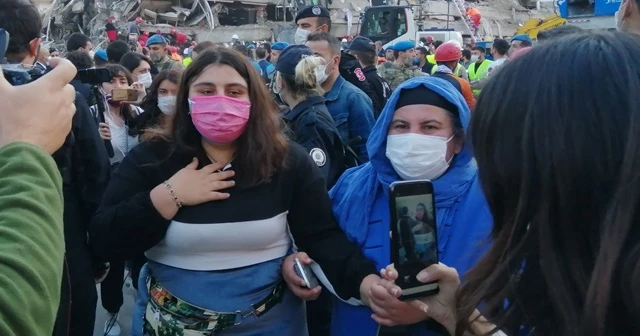 Rıza Bey Apartmanı'nda 1 kişiye ulaşıldı