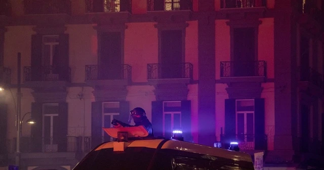 Roma'da salgın tedbirlerinin protesto edildiği gösteride olaylar çıktı