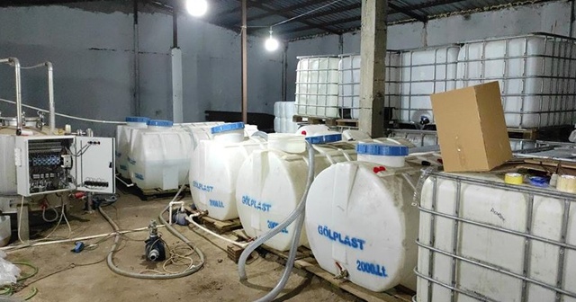 Sultangazi&#039;de 4,5 ton etil alkol ele geçirildi