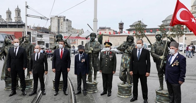 Taksim’de İstanbul’un Kurtuluşu&#039;nun 96. yıl dönümü için tören