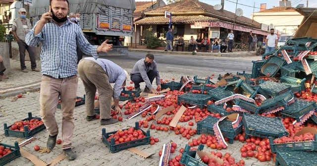 Tonlarca domates yola saçıldı