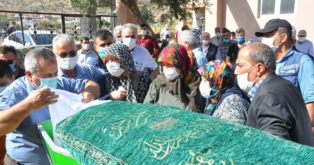 Tren kazasında ölen dayı yeğen toprağa verildi