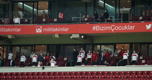 Tribünler 217 gün sonra seyircilere ‘merhaba’ dedi