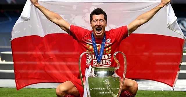 UEFA&#039;nın en iyi oyuncu ödülünü Robert Lewandowki kazandı