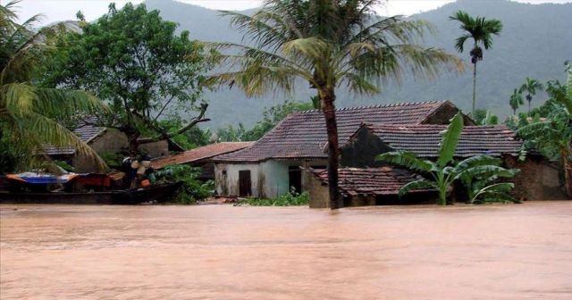 Vietnam&#039;da aşırı yağışların yol açtığı afetlerde ölenlerin sayısı 130&#039;a çıktı