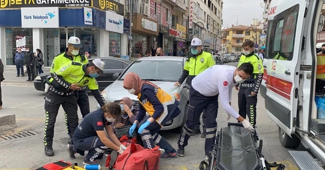 Yaşlı teyzeye önce çarptı sonra azarladı