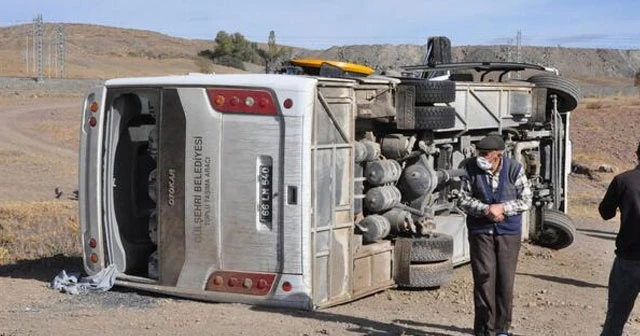 Yozgat'ta belediye otobüsü devrildi: 17 yaralı