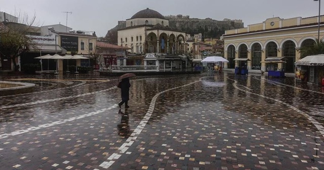 Yunanistan’da bazı bölgelerde gece sokağa çıkma yasağı ilan edildi