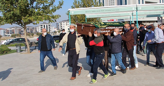 16 gün sonra rögarda ölü bulunan çift toprağa verildi