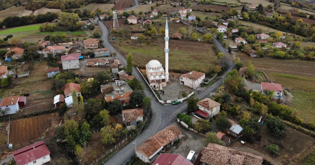 400 nüfuslu kırsal mahalleye korona virüs giremedi