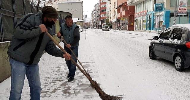 Ağrı&#039;da hava sıcaklığı sıfırın altında 7 derece ölçüldü