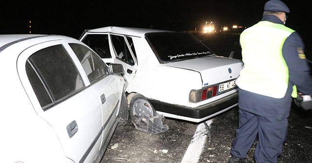 Aksaray’da 2 otomobil çarpıştı: 2’si çocuk 5 yaralı