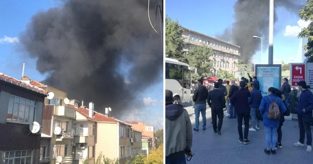 Avcılar'da bir binanın çatı katı alev alev yandı