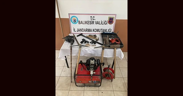 Balıkesir'de 6 define avcısı kaçak kazı yaparken yakalandı