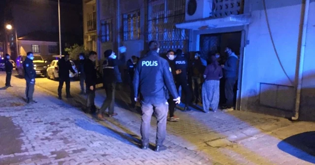Barışmayı kabul etmediği husumetlisinin evine kurşun yağdırdı