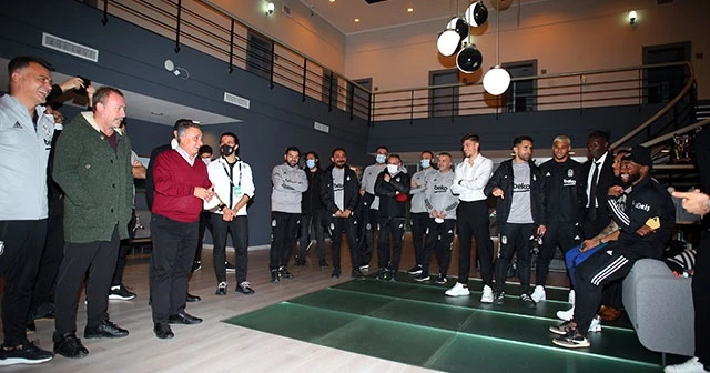 Başkan Ahmet Nur Çebi, takımı kutladı