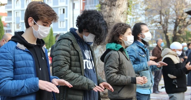 Cuma namazı öncesi yağmur duasına çıktılar