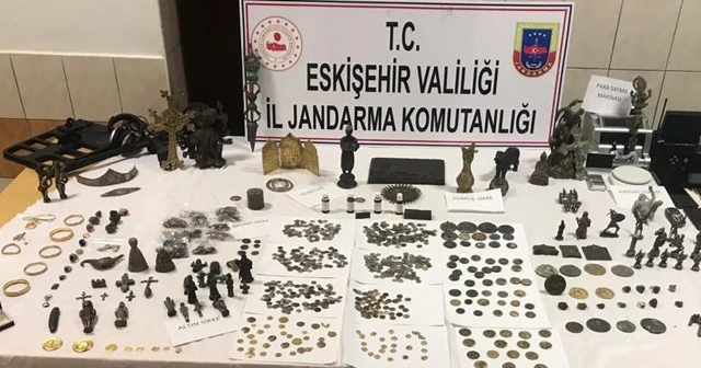 Define avcıları tarihi eserlerle yakalandı