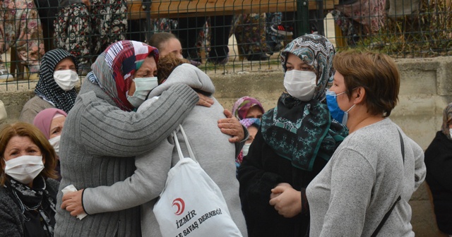 Depremde ölen hala ve yeğenleri toprağa verildi