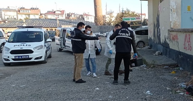 Dondurucu soğukta ölüme terk edilen bebek kurtarılamadı