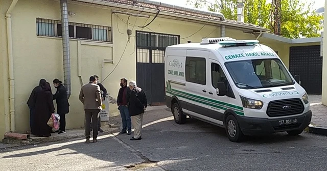 Evde gömülü bulunan ceset kimsesizler mezarlığına defnedilecek