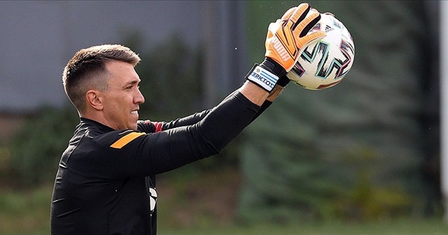 Galatasaray&#039;da Muslera sahada adaptasyon çalışmalarına başladı