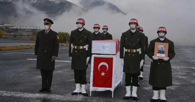 Hakkari’de şehit asker için uğurlama töreni