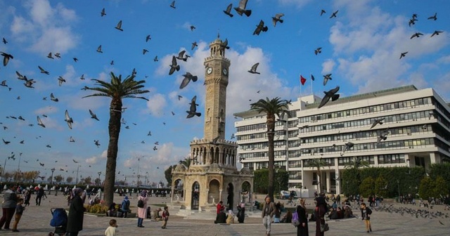 İzmir Büyükşehir Belediyesi binası, hasar tespiti bitene kadar kullanılmayacak