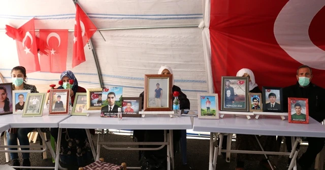 HDP önündeki acılı aileler, evlatlarına kavuşacakları günü bekliyor
