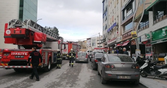 İş hanının bacasında çıkan yangın paniğe sebep oldu