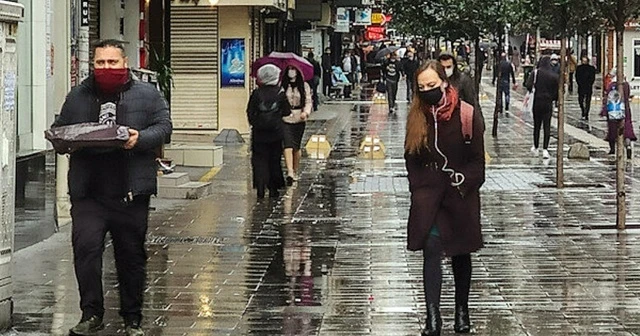 İstanbul'da sokağa çıkma kısıtlamasını ihlal edenlere ceza yağdı: 747 kişiye yaklaşık 1 milyon 750 bin TL ceza