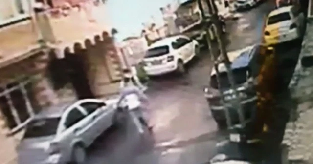 İstanbul’un göbeğinde bıçaklı dehşet kamerada
