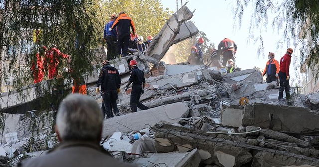 İzmir depreminde binaların yıkılma sebebi