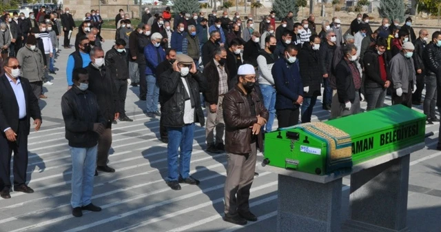 Kalbinden bıçaklanan genç toprağa verildi