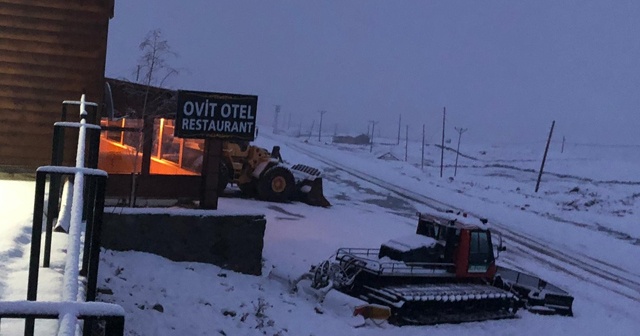 Kar yağışı Rize&#039;nin yaylalarını beyaza bürüdü