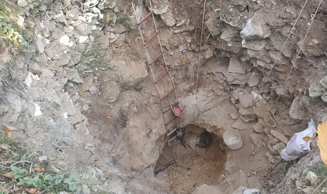 Kazdıkları kuyuda yakalandılar