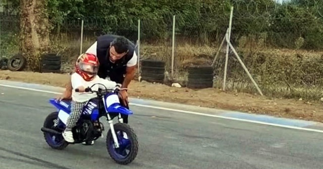Kenan Sofuoğlu: 18 aylıkken motosiklet sürmeye başladı