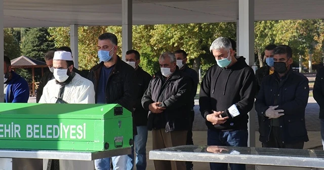 Kocası tarafından öldürülen kadın gözyaşlarıyla defnedildi