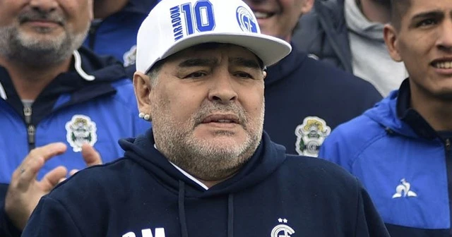 Maradona'nın beyin ameliyatı başarılı geçti