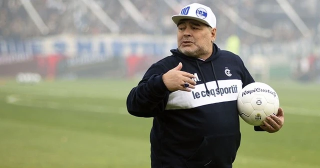 Maradona son yolculuğuna uğurlandı