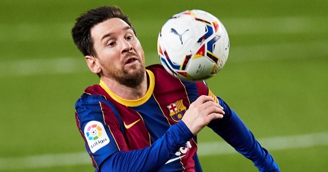 Messi girdi, Barcelona coştu