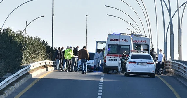 Motosiklet kamyona çarptı! 2 genç feci şekilde can verdi