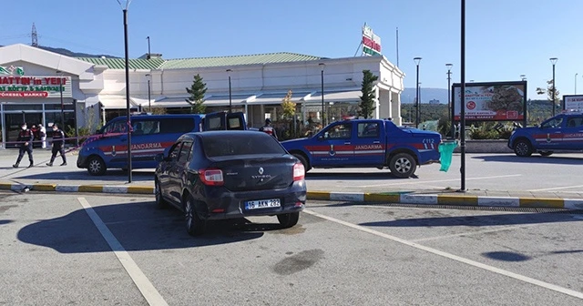 Otobandaki tesiste dehşet...Öfkeli kadın tartıştığı adama böyle vurdu